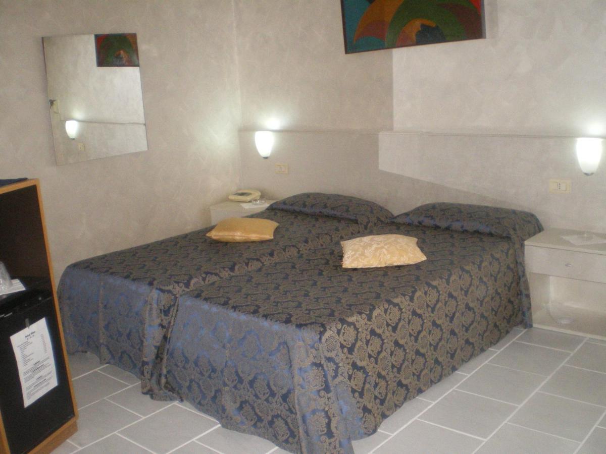 Hotel Eden Osio Sotto Chambre photo