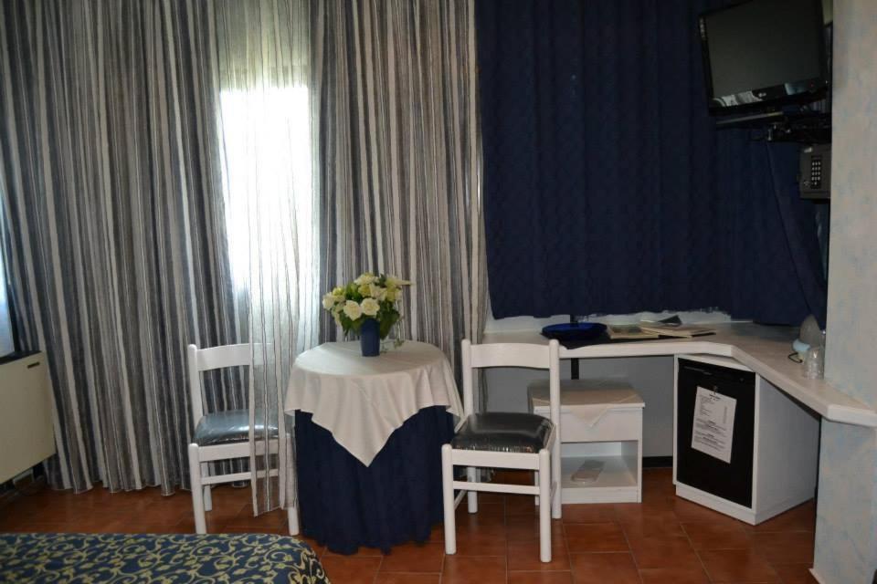 Hotel Eden Osio Sotto Chambre photo